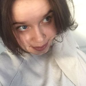 Meet your Posher, Eva